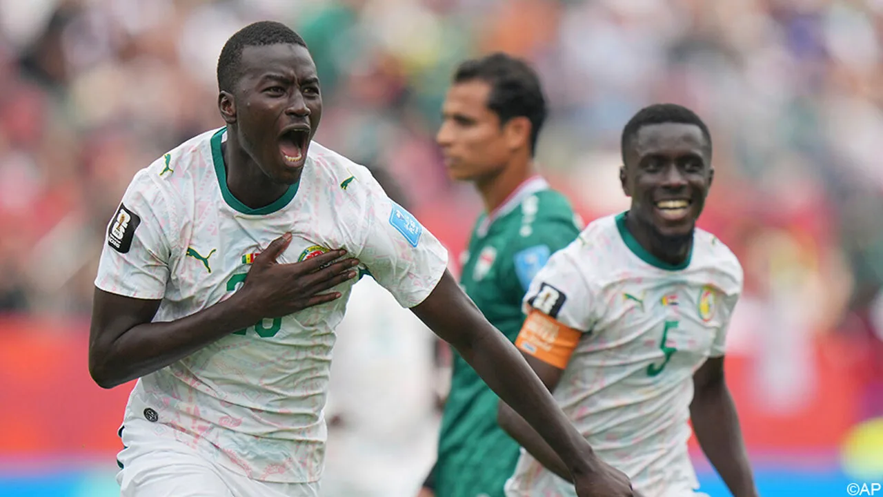 Frankrijk verslaat Noorwegen ruim, Senegal walst over Irak