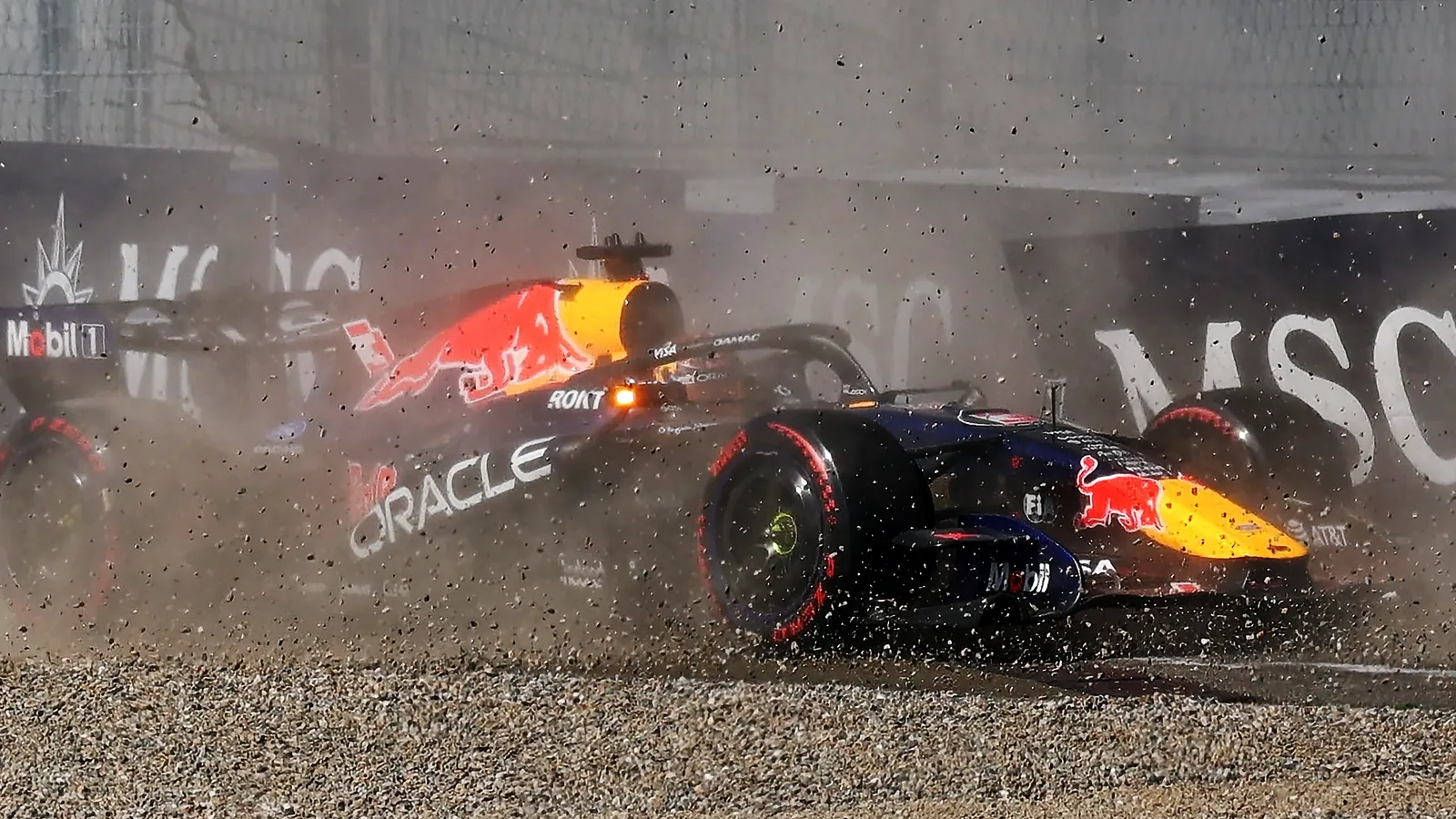 Max Verstappen crasht in Oostenrijk