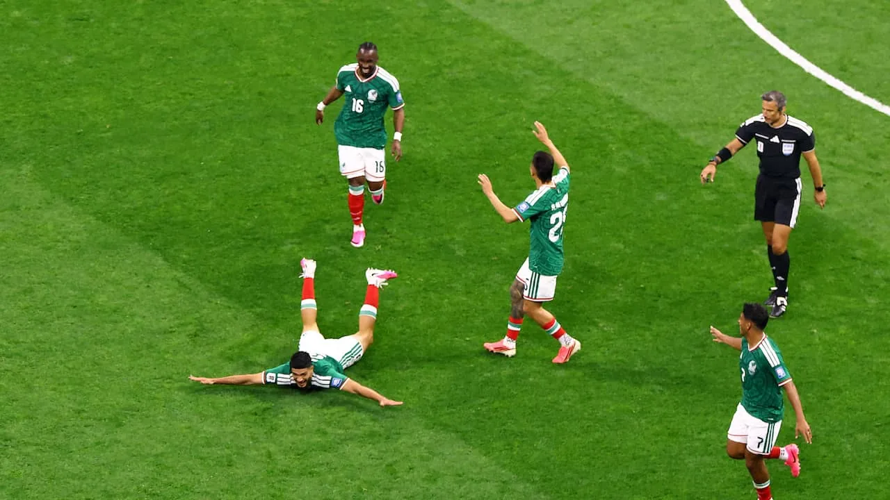 Frankrijk verslaat Zweden met Mbappé en Olise; Mexico leidt tegen Ecuador