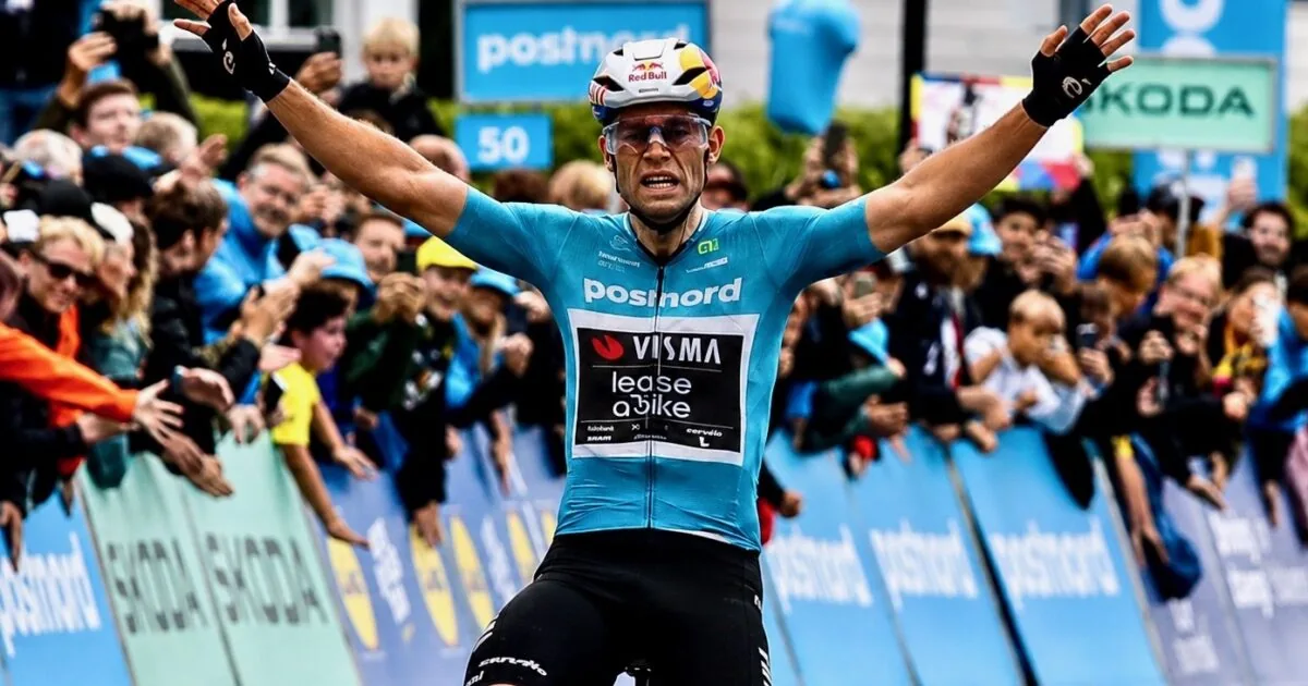 Van Aert’s terugkeer en overwinning