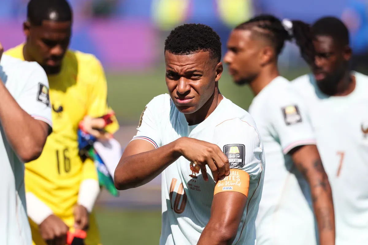 Bounou blinkt uit voor Marokko, Mbappé mist penalty na lange VAR-check