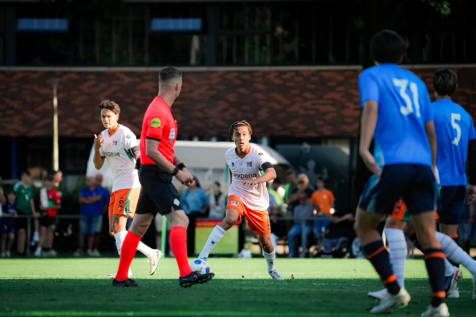 NEC wint eerste oefenwedstrijd van de voorbereiding, Sierhuis scoort voor het eerst