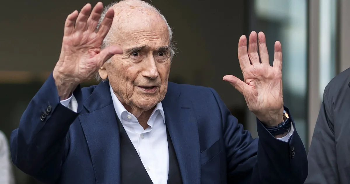 Ophef rond Balogun: FIFA onder vuur na opheffen schorsing