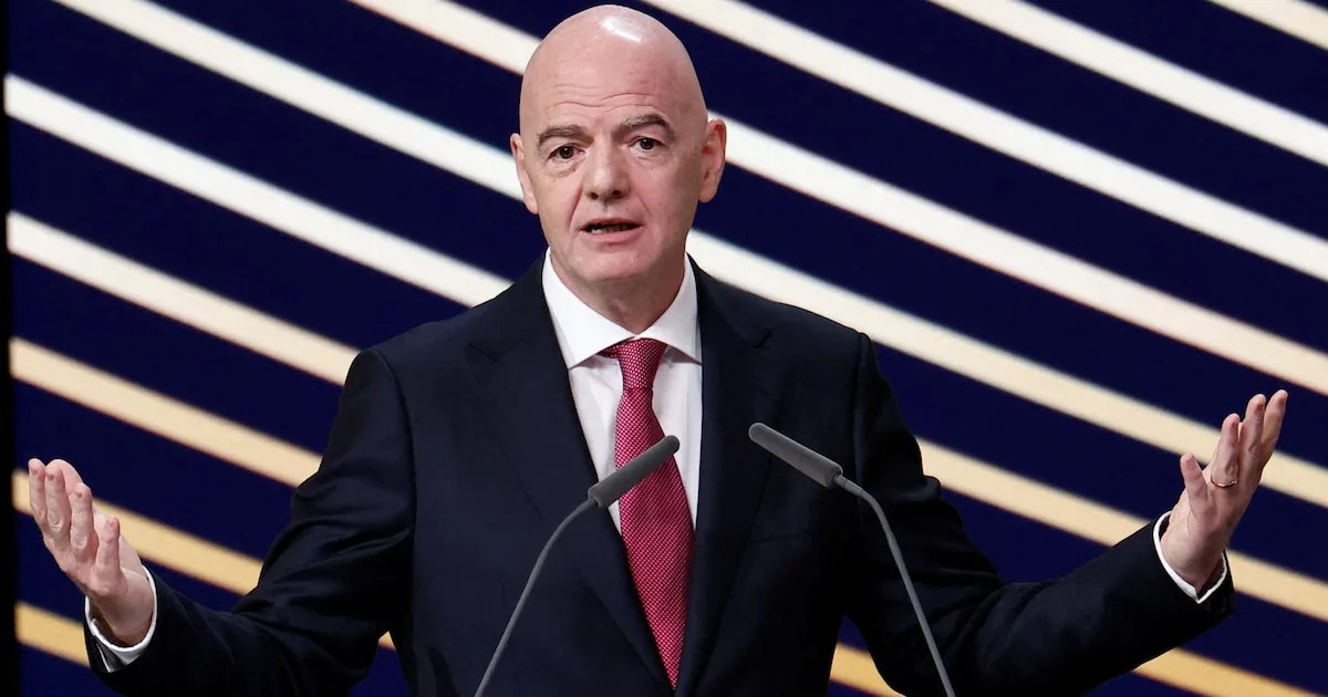 Kritiek op Infantino groeit, ook vanuit FIFA zelf: ‘Eenmansactie’ en ontslag topadviseur