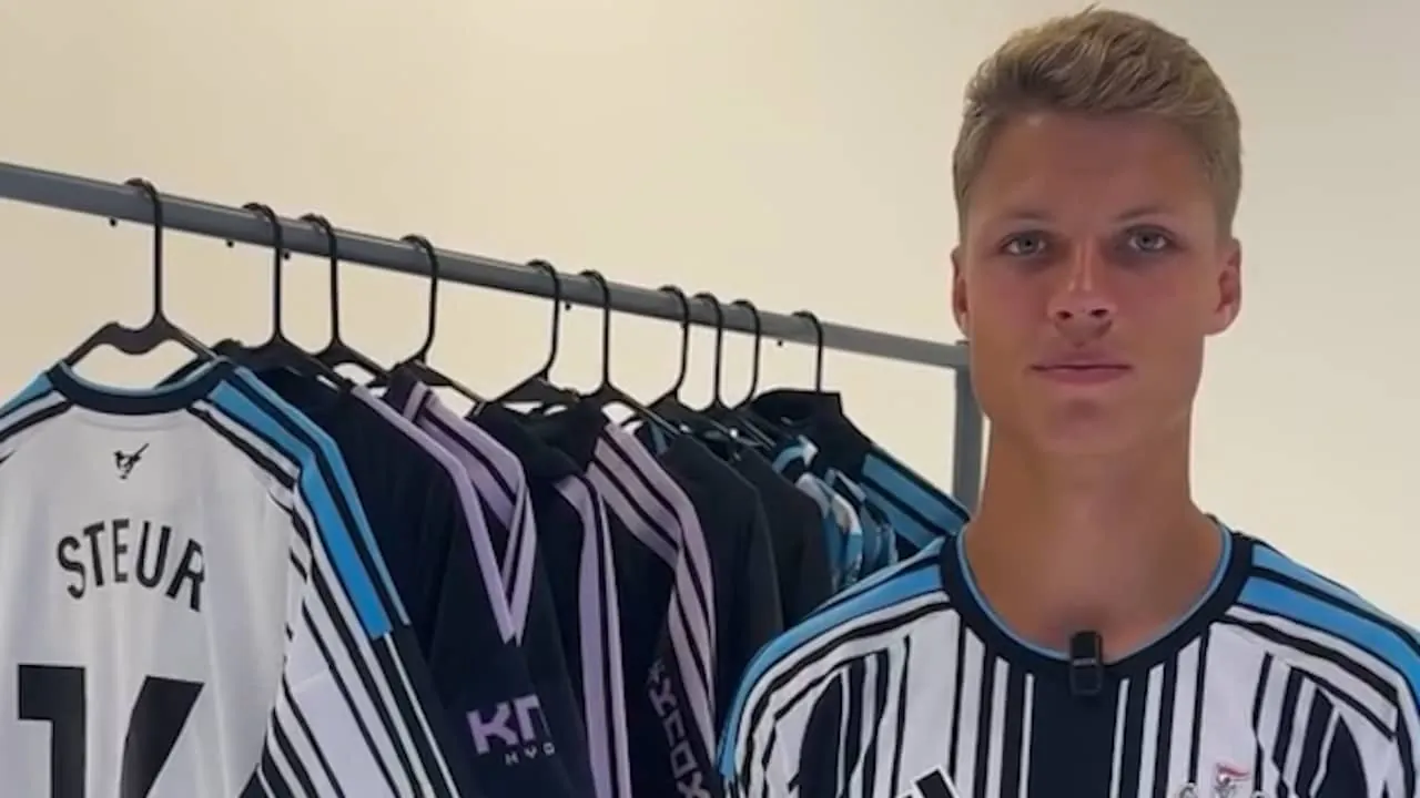 Sean Steur houdt balletje hoog bij presentatie Newcastle United