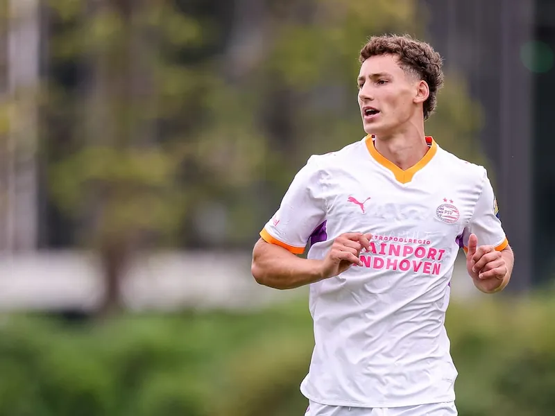 Ruben van Bommel heeft de saaie maanden achter zich gelaten en flitst weer bij PSV: ‘Dit was een heel belangrijk moment’
