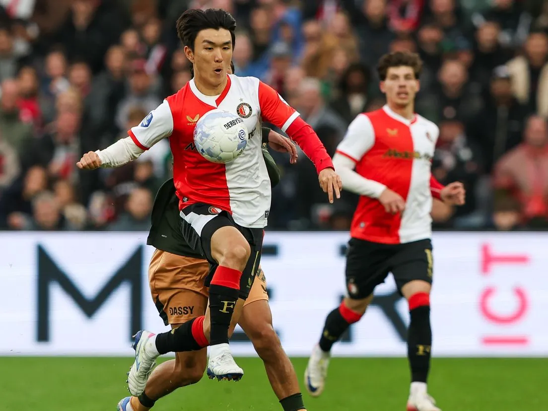 Inbeom Hwang in het duel tussen Feyenoord en FC Utrecht
