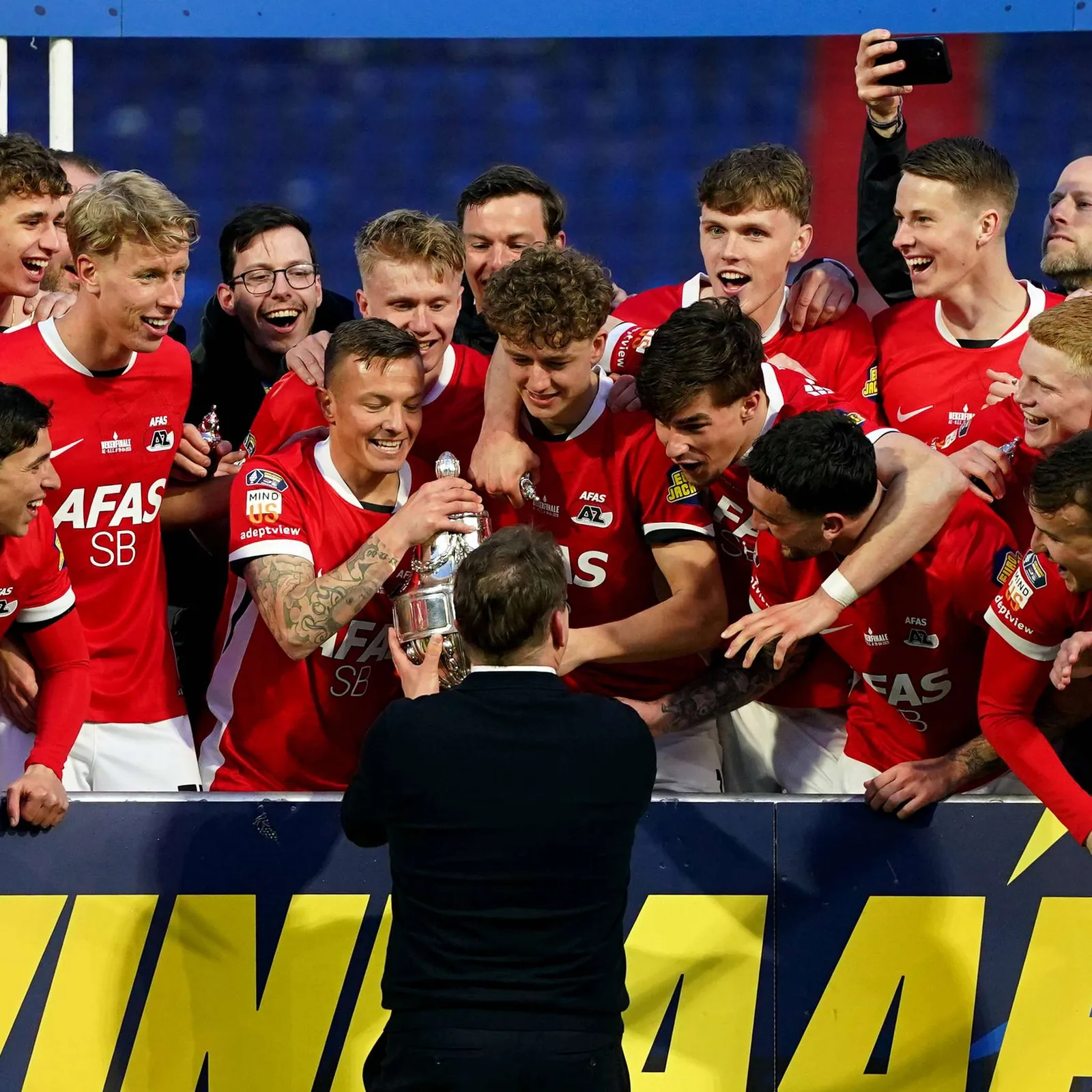 Rome-Jayden Owusu-Oduro of AZ Alkmaar, Hobie Verhulst of AZ Alkmaar, Jeroen Zoet of AZ Alkmaar, Wouter Goes of AZ Alkmaar, Alexandre Penetra of AZ Alkmaar, Peer Koopmeiners of AZ Alkmaar, Jordy Clasie of AZ Alkmaar, Troy Parrott of AZ Alkmaar, Sven Mijnans of AZ Alkmaar, Elijah Dijkstra of AZ Alkmaar, Kees Smit of AZ Alkmaar, Ro-Zangelo Daal of AZ Alkmaar, Mees de Wit of AZ Alkmaar, Seiya Maikuma of AZ Alkmaar, Weslley Patati of AZ Alkmaar, Mateo Chavez of AZ AlkmaarIsak Jensen of AZ Alkmaar, Rion Ichihara of AZ Alkmaar, Kasper Boogaard of AZ Alkmaar, Billy van Duijl of AZ Alkmaar, Ayoub Oufkir of AZ Alkmaar, Denso Kasius of AZ Alkmaar, Mexx Meerdink of AZ Alkmaar, Bendeguz Kovacs