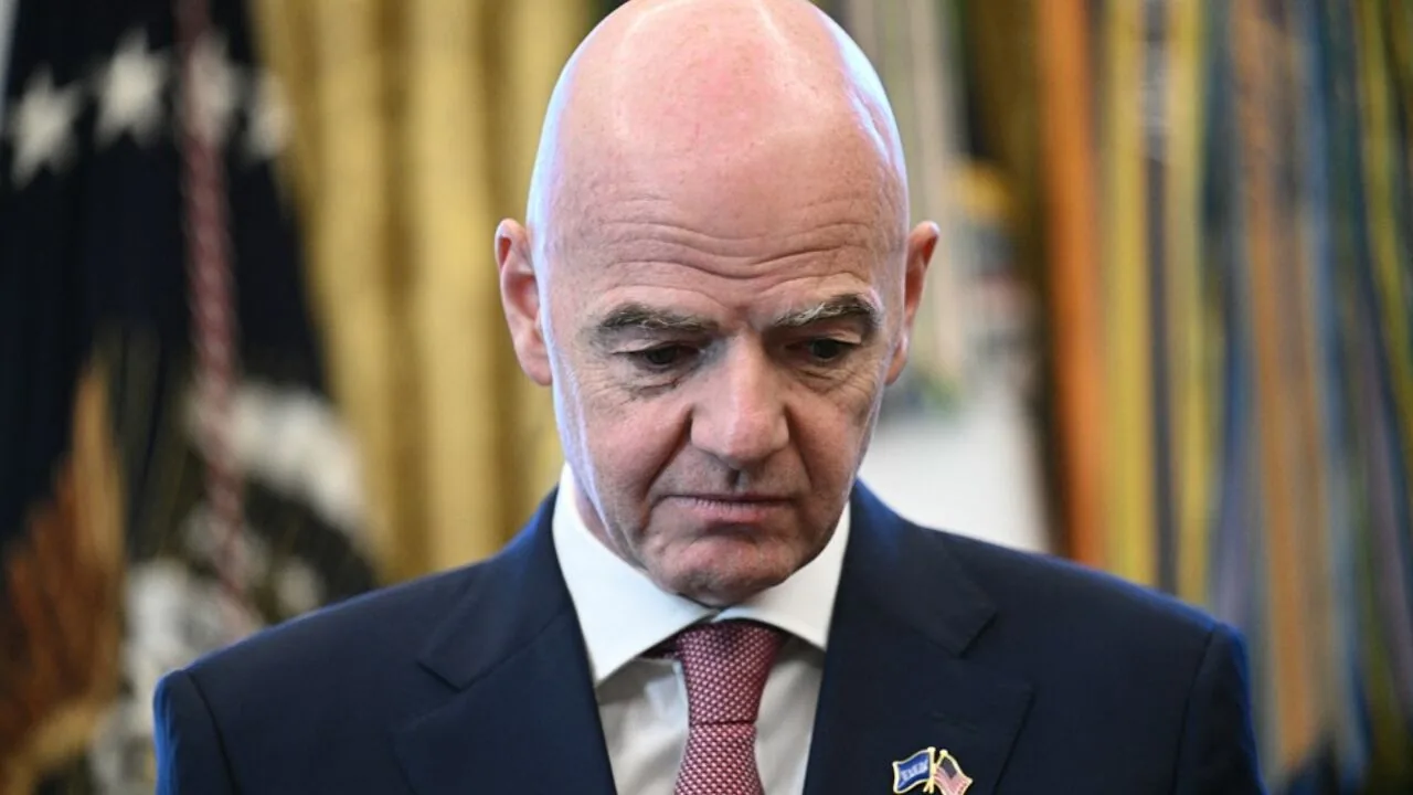 Europese bonden trekken steun voor herverkiezing Gianni Infantino in