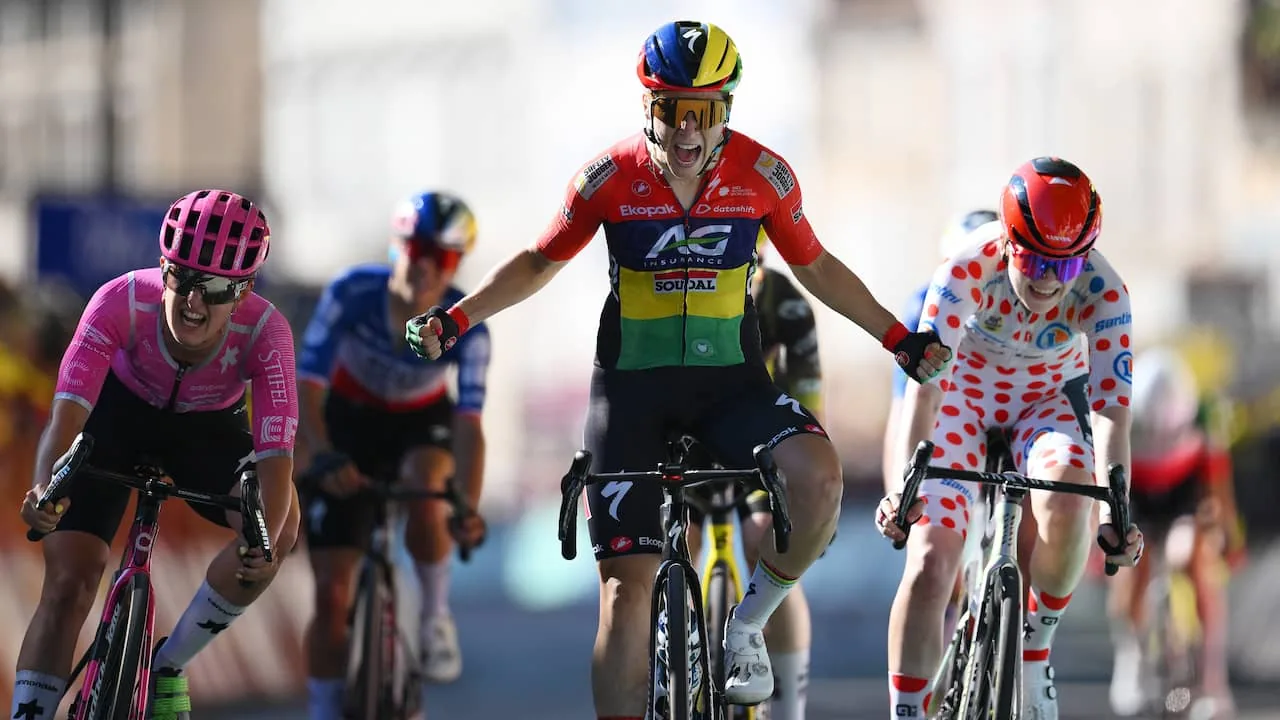Le Court wint sprint in zesde etappe Tour de France Femmes