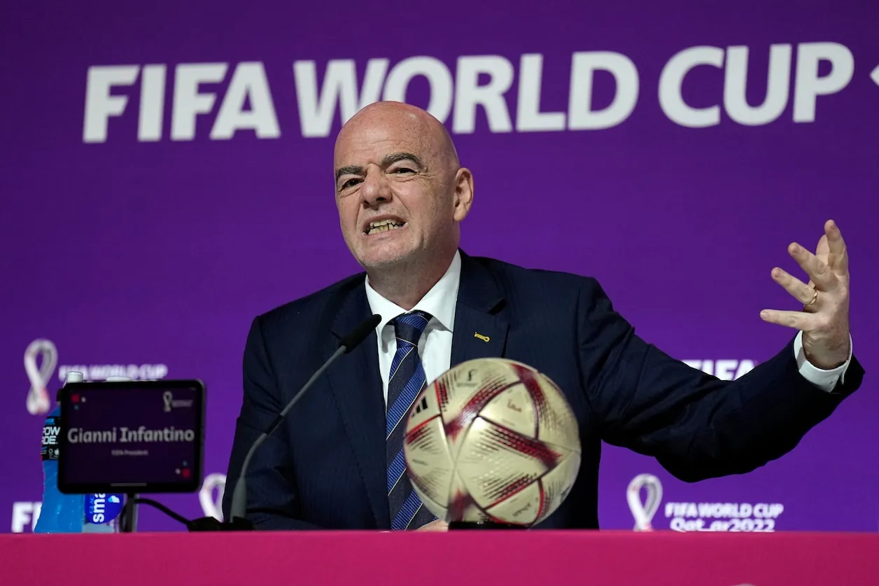 Infantino tijdens zijn speech in Qatar.© AP Photo/Martin Meissner